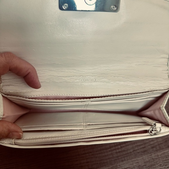 Coach Leather Shoulder Bag and wallet - Picture 5 of 16